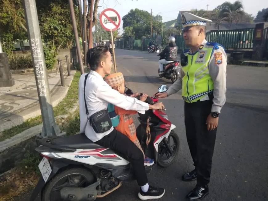 5.232 Pengendara Tak Gunakan Helm Selama Operasi Patuh Semeru 2025 di Malang