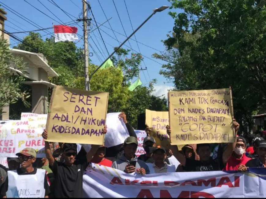 Desak Kades Jadi Tersangka, Warga Desa Dadapan Geruduk Kejari Nganjuk