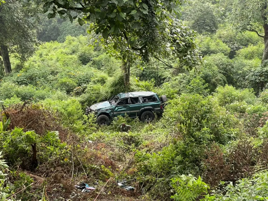 Diduga Rem Blong, Land Cruiser Terjun ke Jurang di Poncokusumo Malang, Dua Penumpang Dilarikan ke RS