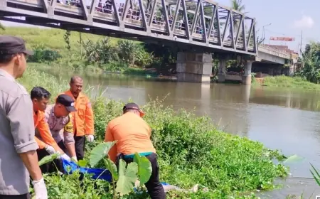 Mayat Misterius Mengambang di Sungai Brantas Gegerkan Warga Malang