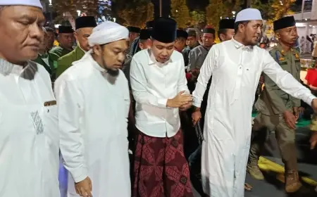 Selawat Merah Putih Penuhi Alun-Alun Jember, Ribuan Warga Tumpah Ruah
