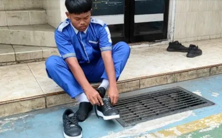 Solidaritas Siswa SMK di Kediri: Patungan Beli Sepatu untuk Teman, Bikin Haru Dunia Maya