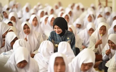 Mbak Wali Dorong Gaya Hidup Sehat Santri melalui Aksi Bergizi di Ponpes Al Amien Ngasinan Kediri