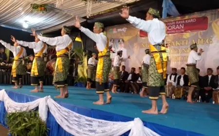 Tari Sodoran Suku Tengger dalam Perayaan Hari Raya Karo Dikagumi Wisata  Asal Amerika Serikat