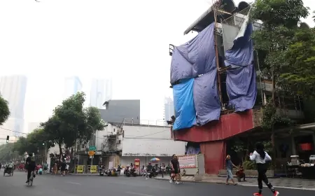 Ikon Lama Jalan Tunjungan Dibongkar, Pemkot Surabaya Siapkan JPO Baru yang Modern dan Estetik