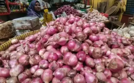 Harga Bawang Merah di Surabaya Tembus Rp60.000, Pedagang Merugi