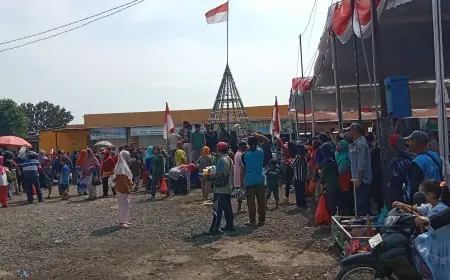 Copet Gasak Barang Berharga Warga Saat Berebut Gunungan di Jombang