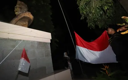 Peringati HUT ke-80 RI, Kelompok Pemuda di Blitar Kibarkan Merah Putih dan Teatrikal Napak Tilas Sukarni
