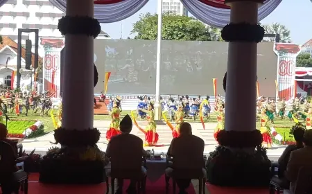 Dramatari Kolosal “Rani Tribhuwana” Warnai Peringatan HUT ke-80 RI di Grahadi