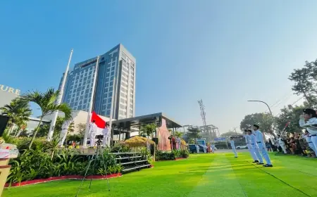 Semarak HUT ke-80 RI, Grand Mercure Malang Gelar Upacara dengan Busana Adat