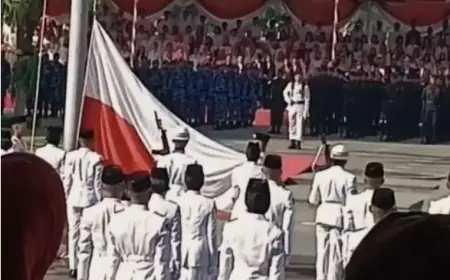 Insiden Bendera Terbalik di Surabaya, Sikap Paskibraka Tuai Pujian