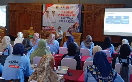 Pemkab Blitar Gelar Pelatihan Karyawan Pabrik Rokok, Perkuat Daya Saing Industri