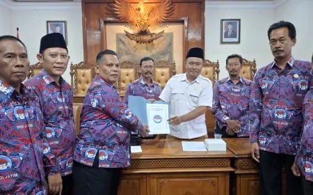 Tuntut Peningkatan Kesejahteraan, Perangkat Desa Tulungagung Mengadu ke DPRD