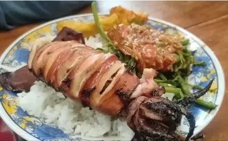 Sensasi Ikan Asap dan Sambal Mentah Pedas di Surabaya