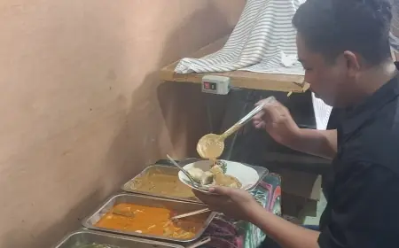 Lontong Bumbu Ladan, Kuliner Wajib Ada Saat Tradisi Rebo Wekasan di Gresik