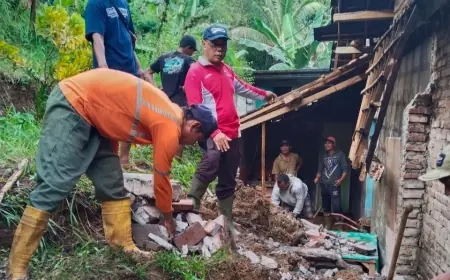Cuaca Ekstrem Terjang Sejumlah Wilayah di Kabupaten Malang, Satu Desa Dilanda Longsor