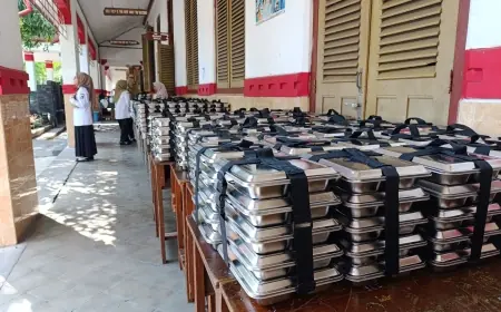Makan Bergizi Gratis Mulai Bergulir di Kota Blitar, Belum Semua Sekolah Dapat Manfaat
