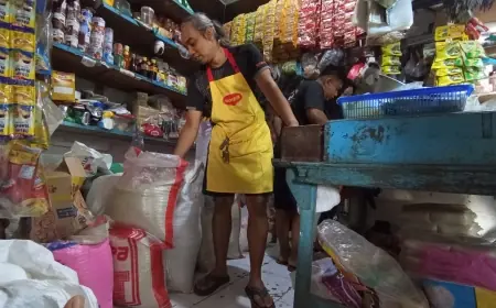 Harga Beras di Pasar Pon Kota Blitar Naik, Penjualan Lesu