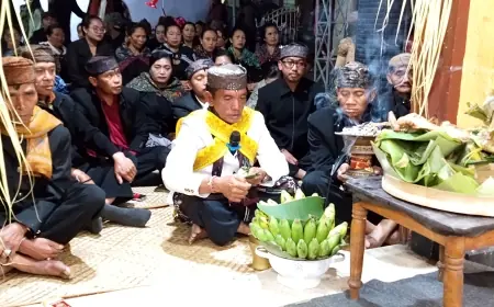 Demi Keharmonisan Warganya, Warga Tengger Gelar Uoacara Mepek