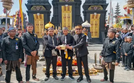 Desa Wonokitri Pasuruan Terima Bantuan Baleganjur dari Anggota DPRD