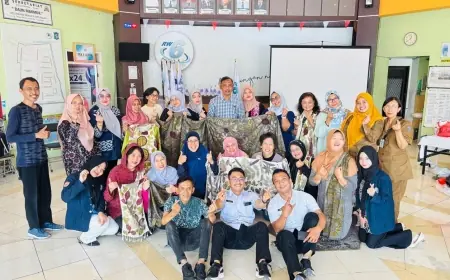 Menuju Kampung Percontohan, STIESIA Dorong Manyar Indah Jadi Pusat Batik Ecoprint