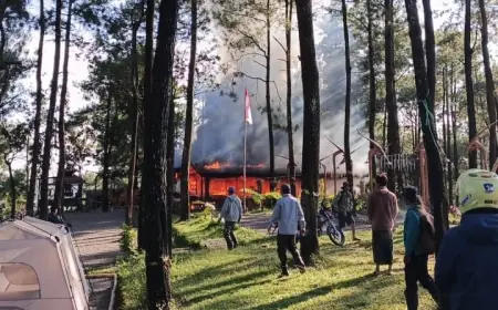 Kafe di Hutan Pinus Pacet Terbakar, Kerugian Capai Ratusan Juta