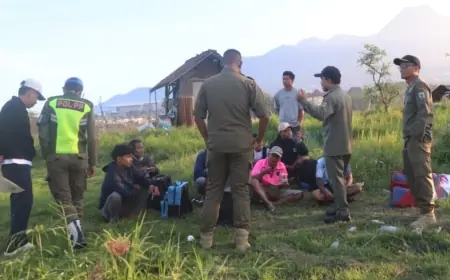 Satpol PP Kota Batu Tindak Tegas Pemain Layangan Perusak Sawah