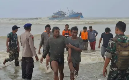 Cerita Sang Kapten Detik-Detik Menegangkan KM Bintang Sukses Mandiri 8 Terdampar di Muara Niyama