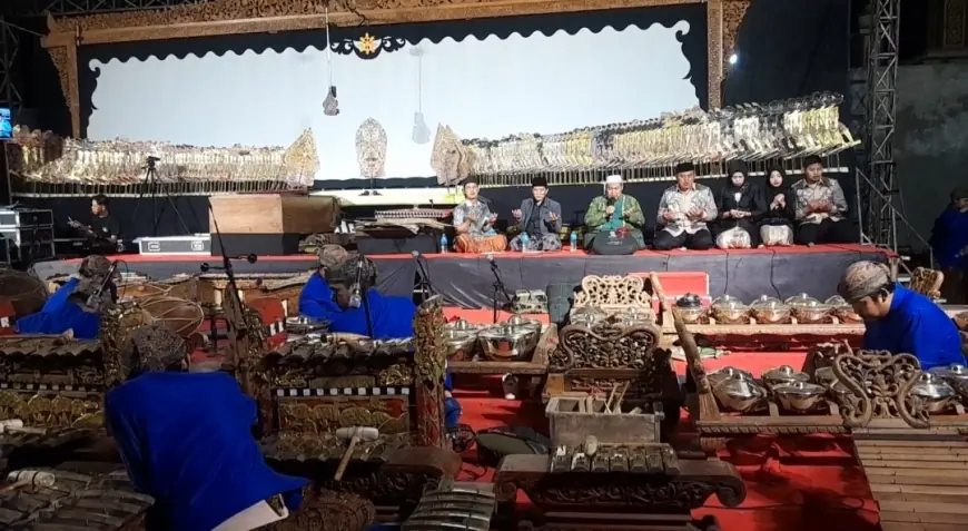 Wayang Kulit Lakon 'Wahyu Katentreman' Pukau Warga Dusun Barik Desa Betet Nganjuk