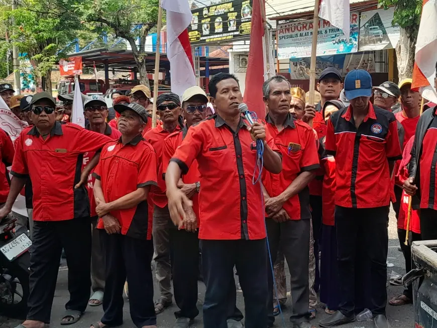 Disnaker Nganjuk Didemo, Massa Tuntut Transparansi dan Reformasi Ketenagakerjaan