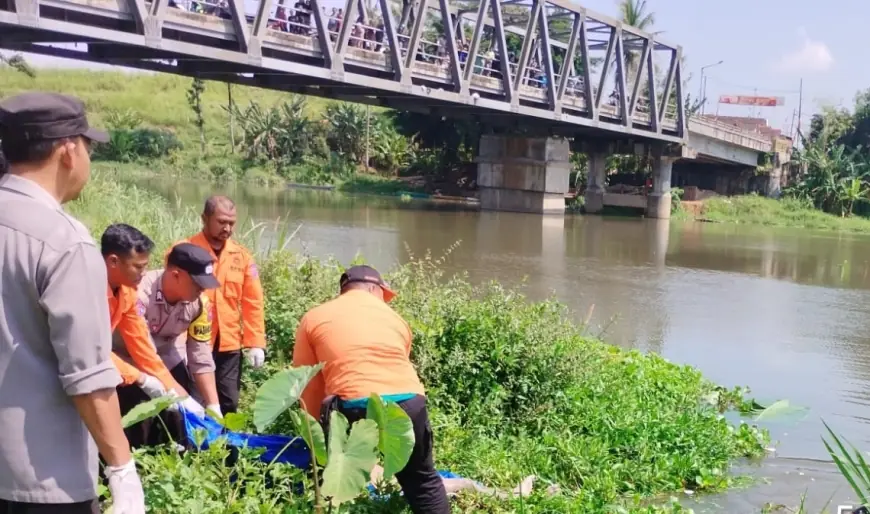 Mayat Misterius Mengambang di Sungai Brantas Gegerkan Warga Malang