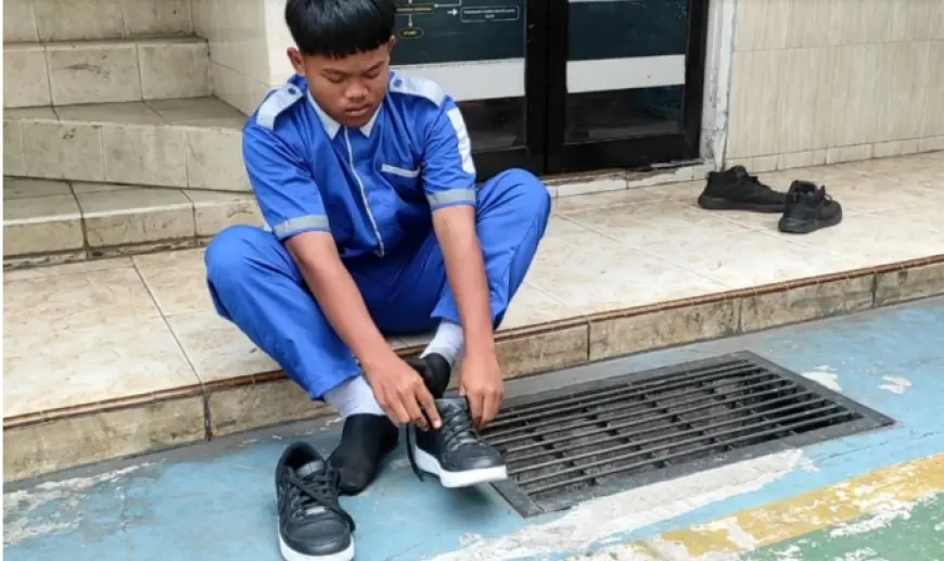 Solidaritas Siswa SMK di Kediri: Patungan Beli Sepatu untuk Teman, Bikin Haru Dunia Maya