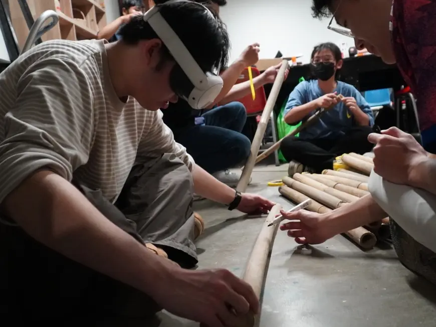 Manfaatkan Teknologi AR: Mahasiswa 2 Negara Ungkap Potensi Arsitektur Berkelanjutan dengan Rakit Bambu Kinetik