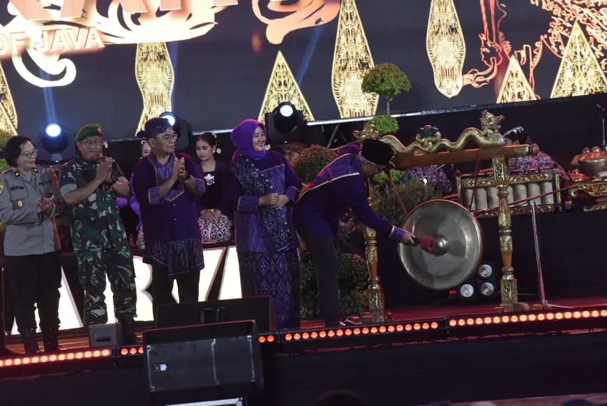 Peringati Hari Jadi Ke-1.146 Kota Kediri, Gus Qowim Buka Mahakarya dan Luncurkan Pekan Belanja Kota Kediri