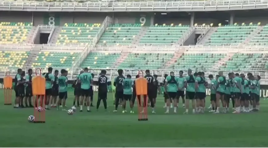Persebaya vs PSIM: Duel Perdana Super League 2025 di GBT, Suara Bonek Menggema