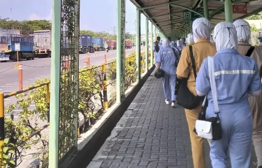 Buruh Pabrik Mie Sedaap di Gresik Diduga Bekerja tanpa Libur dan Gaji Dipotong, Disnaker Tunggu Aduan