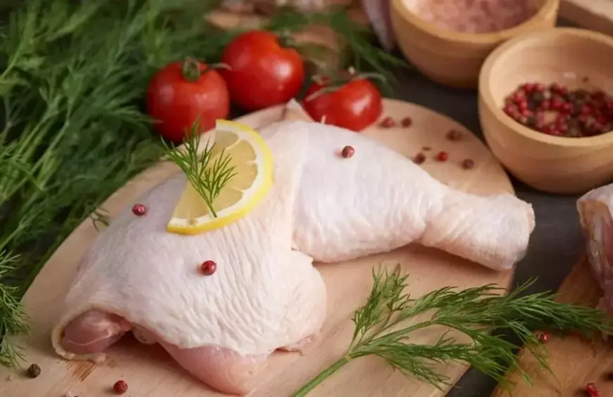 8 Hal Penting Saat Membeli Daging Ayam Mentah: Panduan Aman untuk Kesehatan Keluarga