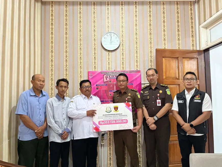 Kejari Nganjuk Terima Uang Pengembalian dari Terpidana Kasus Korupsi Dana Desa Banarankulon