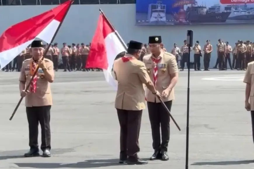 Peringatan Hari Pramuka di Surabaya, Bupati Tuban Terima Bendera Merah Putih