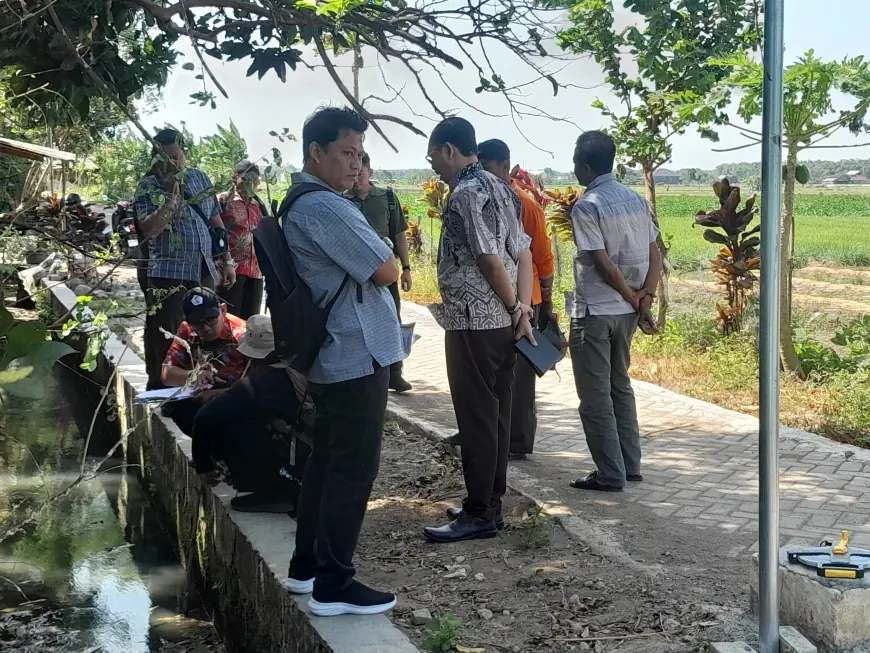 Diduga Bermasalah, Inspektorat dan Kejari Nganjuk Sidak Proyek di Desa Ngadiboyo