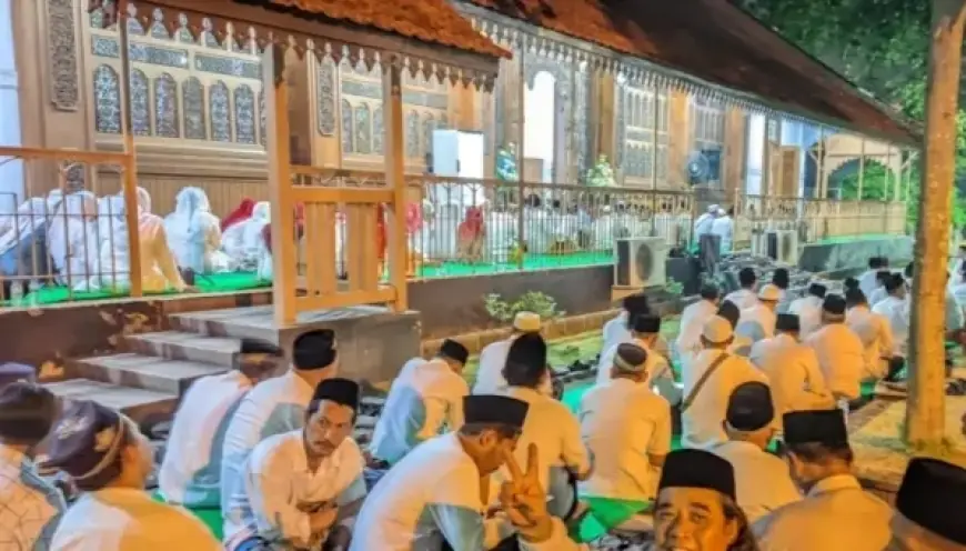 Doakan Mojokerto Kondusif, Kiai Asep Kumpulkan Ratusan Warga di Rumah Dinas Bupati