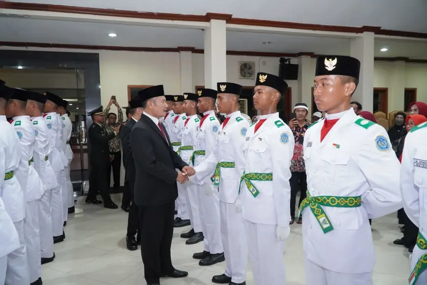 Bupati Lamongan Kukuhkan 76 Anggota Paskibraka