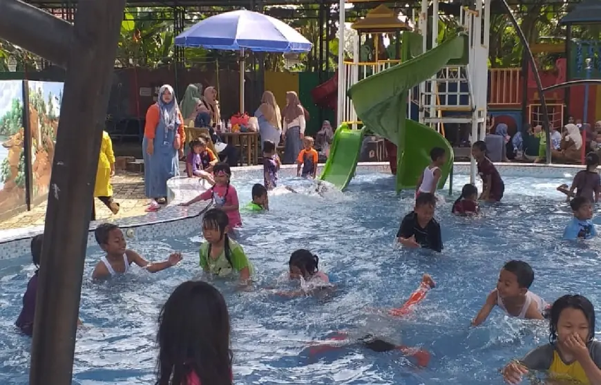 Rayakan Kemerdekaan, Kolam Renang Goa Lowo Gresik Buka Gratis