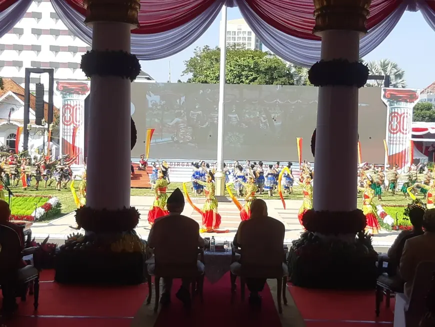 Dramatari Kolosal “Rani Tribhuwana” Warnai Peringatan HUT ke-80 RI di Grahadi
