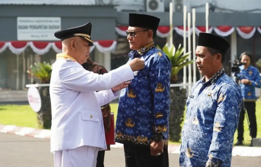 Pemkab Malang Serahkan Penghargaan dan Bantuan di Momen HUT Ke-80 RI