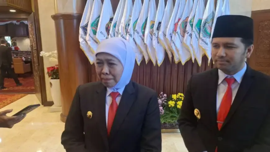 Khofifah Ajak para Guru di Jatim Cetak Generasi Emas Indonesia 2045