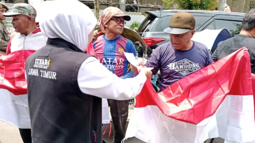 Gubernur Khofifah Salurkan Bansos Rp4,9 Miliar di Sidoarjo, Fokus Pemberdayaan Ekonomi
