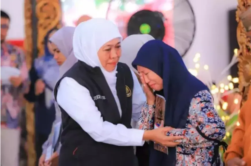 Salurkan Rp24 Miliar Bansos di Sumenep, Khofifah: Jangan Buat Judi Online!