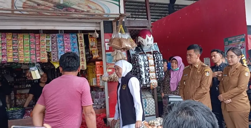 Distribusi Beras SPHP Tersendat, Gubernur Jatim Minta Bapanas Intervensi