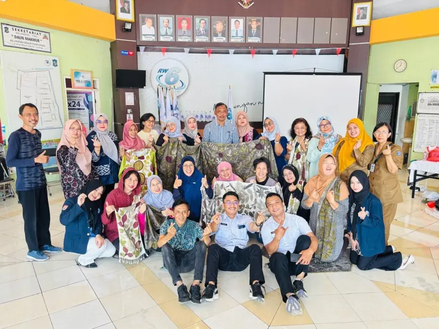 Menuju Kampung Percontohan, STIESIA Dorong Manyar Indah Jadi Pusat Batik Ecoprint